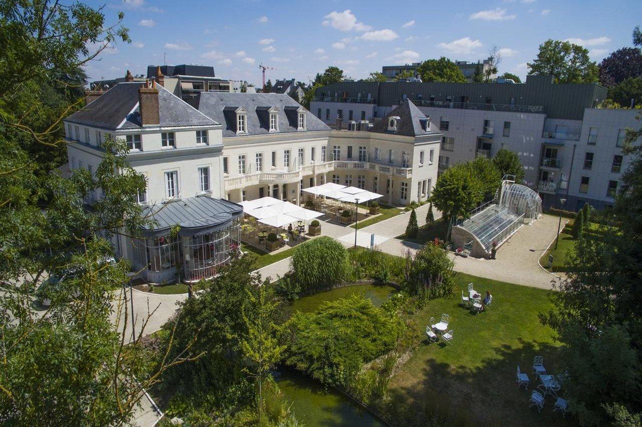 Chateau Belmont By The Crest Collection Hotel