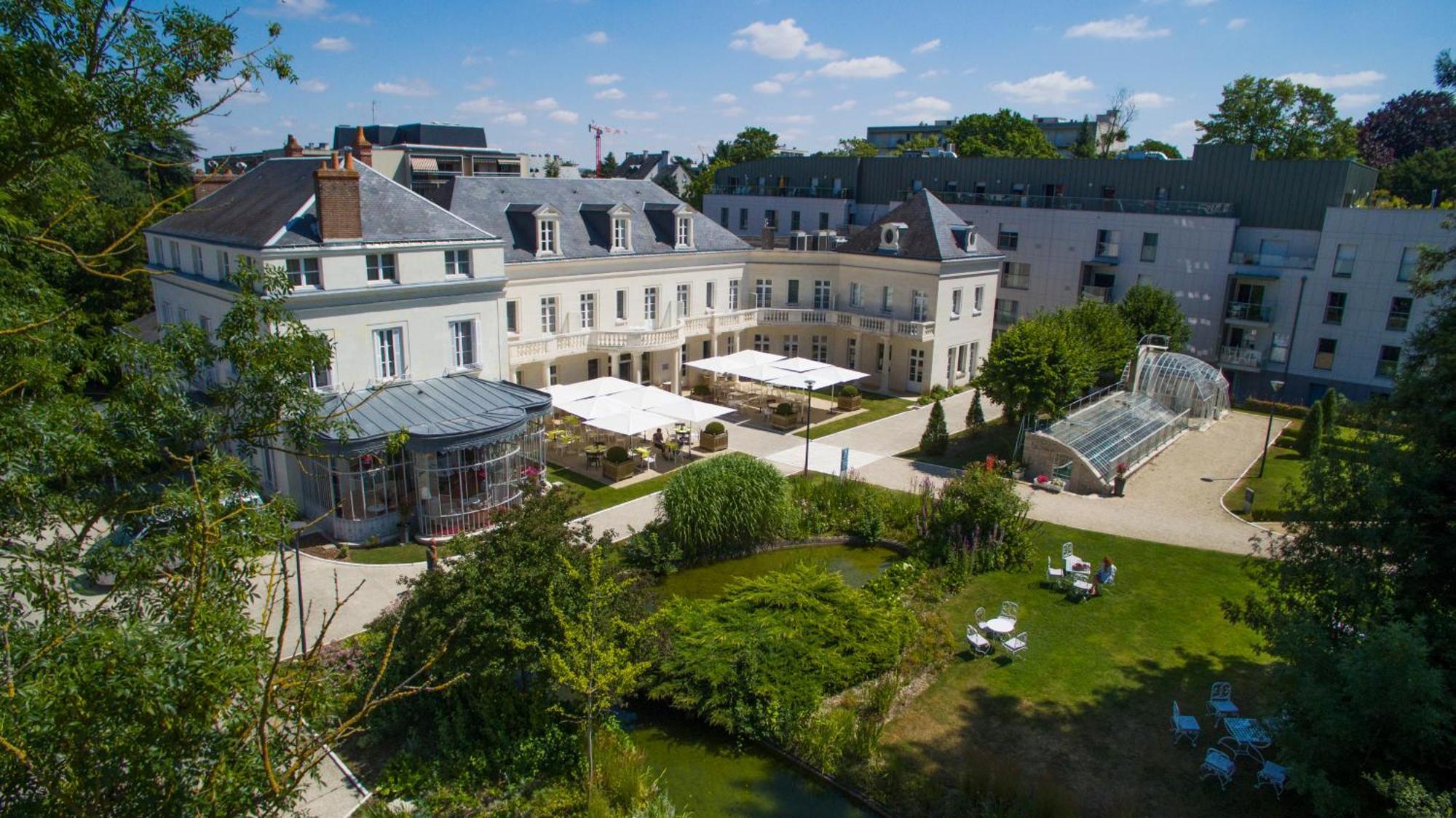 Chateau Belmont By The Crest Collection